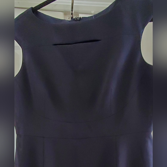 Tahari Arthur Levine petites navy sheath dress with peek a boo chest  sz 12P - Picture 4 of 8